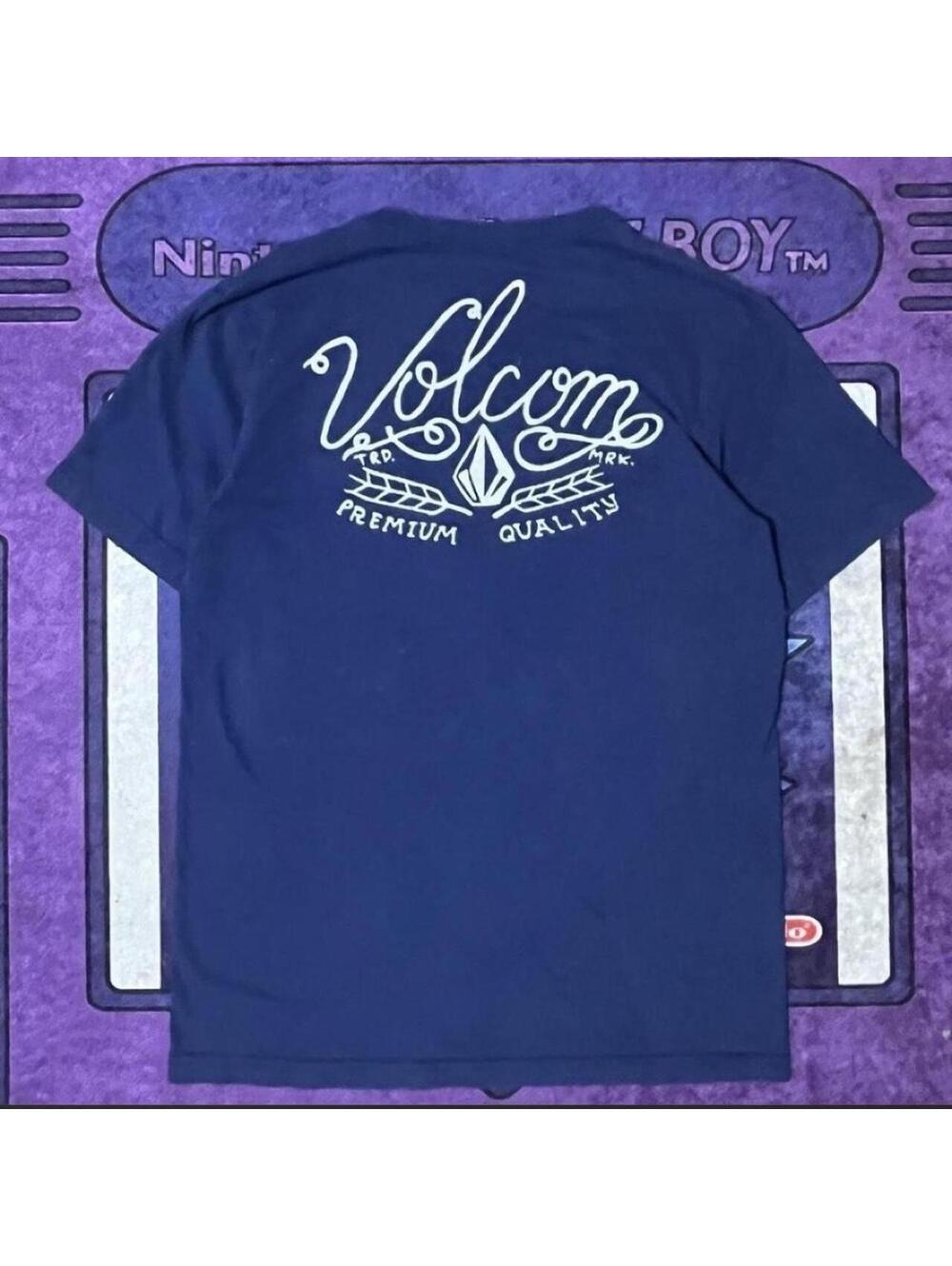 Medium blue y2k Navy and white vintage Volcom skater tee